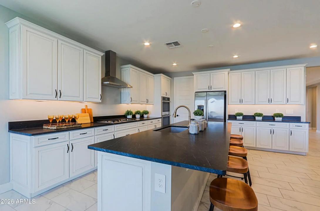 Real Estate Picture 13