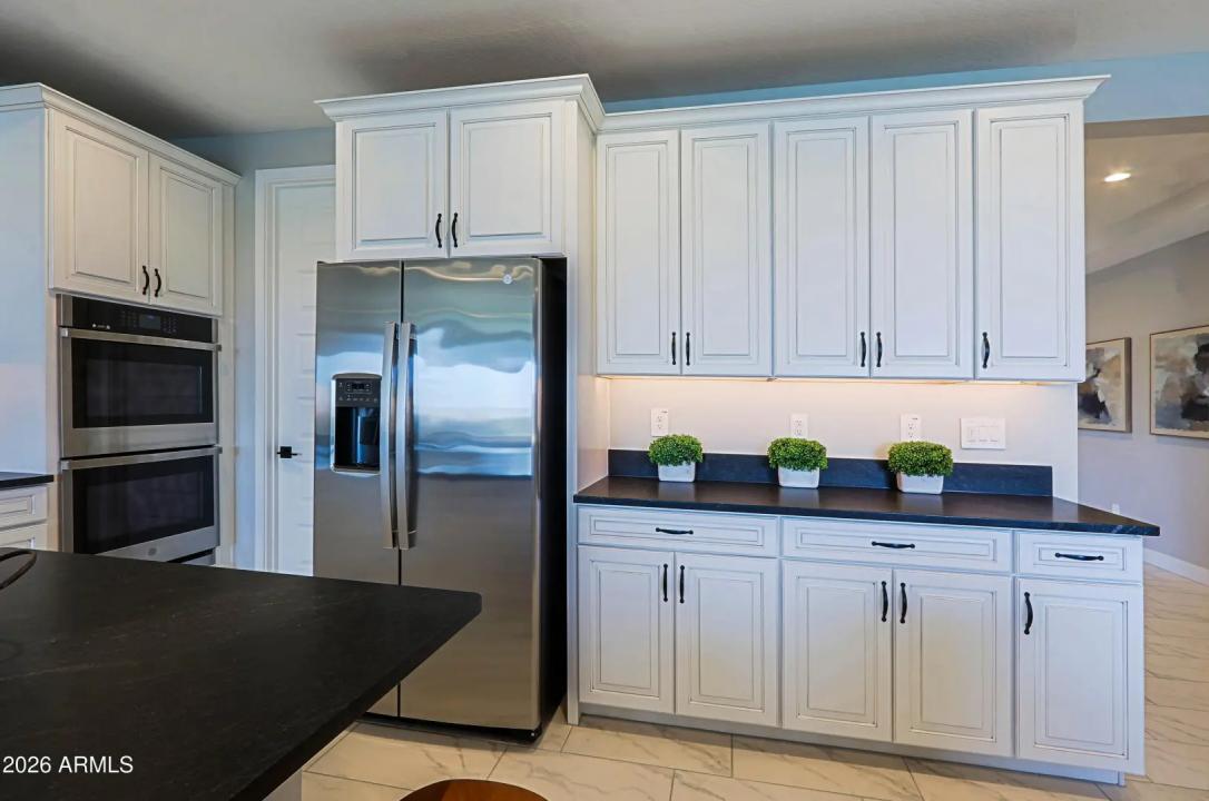 Real Estate Picture 14