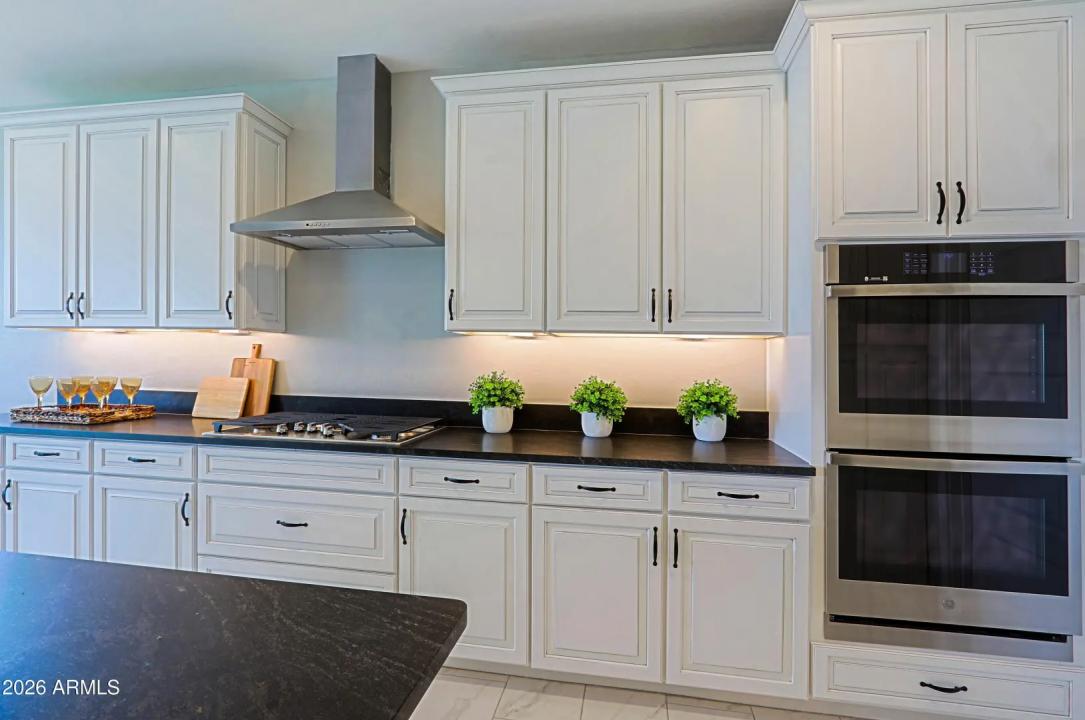 Real Estate Picture 15