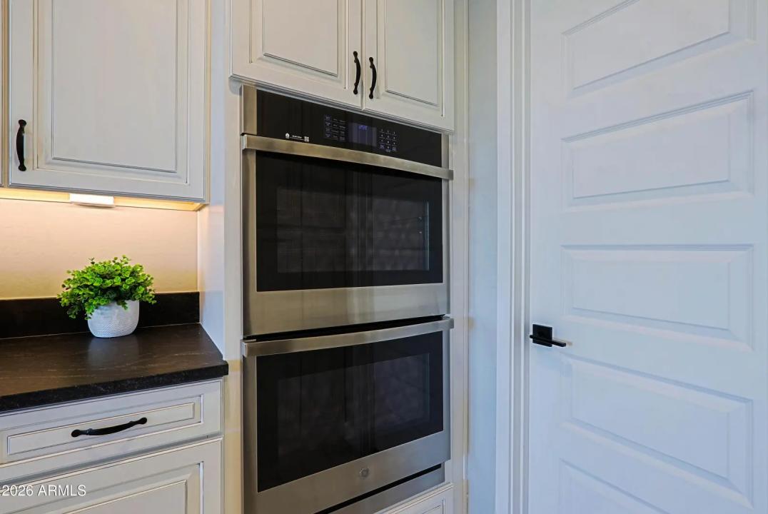 Real Estate Picture 16