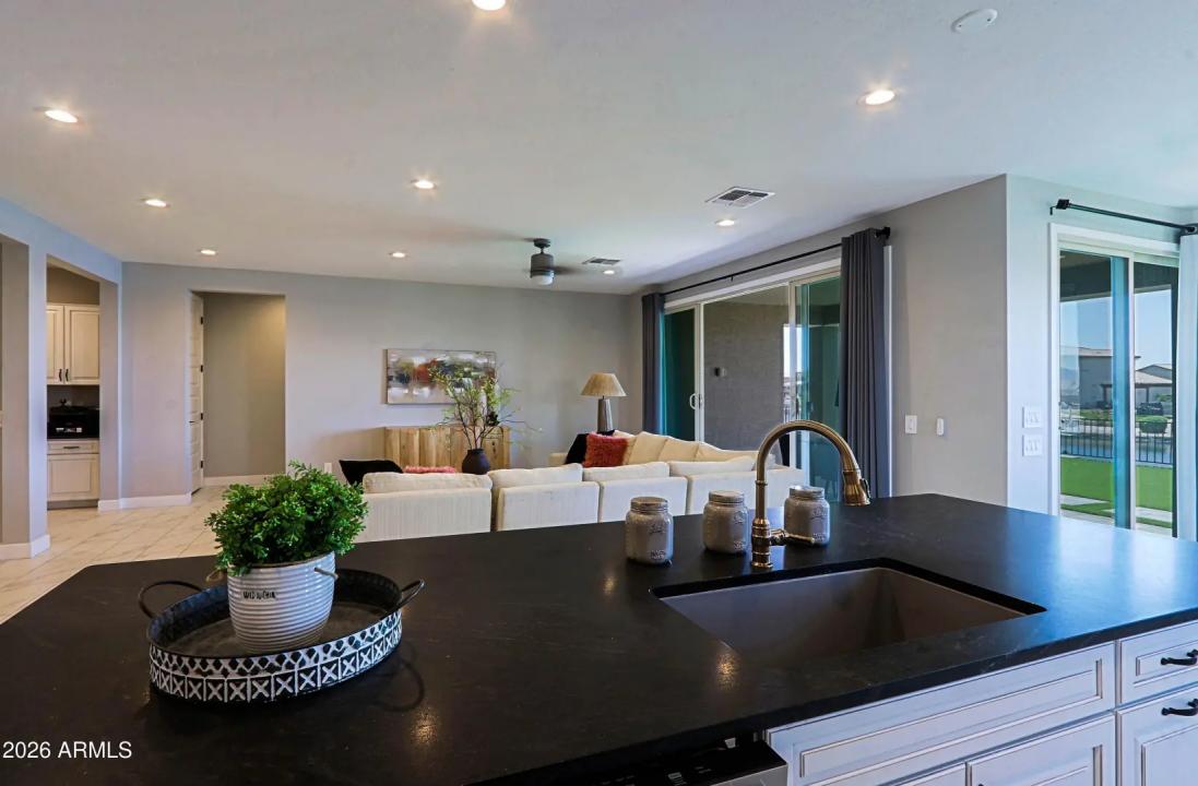 Real Estate Picture 12