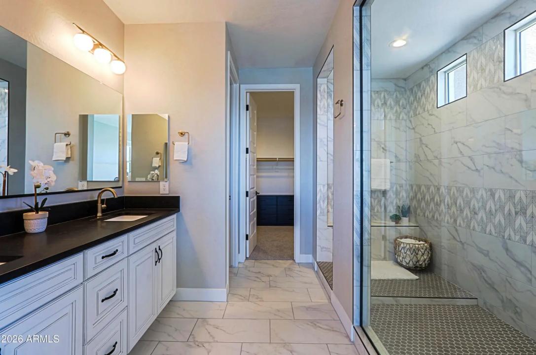 Real Estate Picture 33