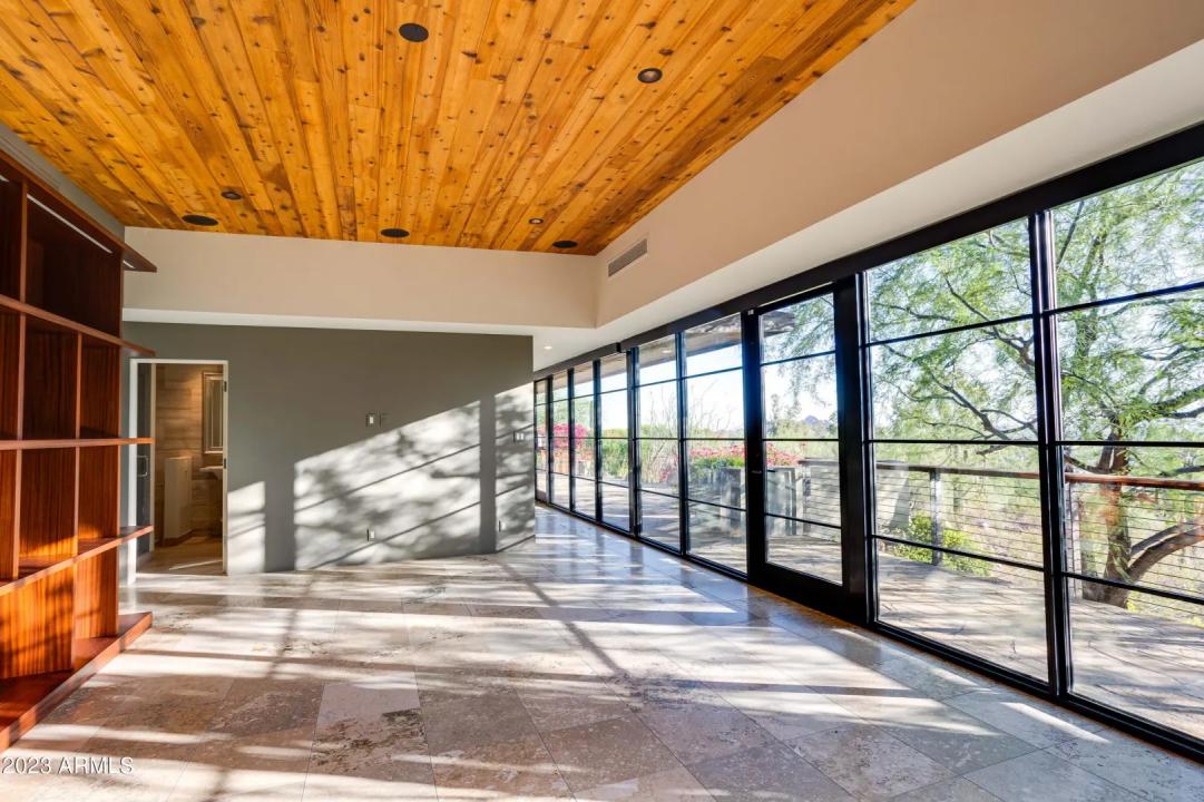 Real Estate Picture 5