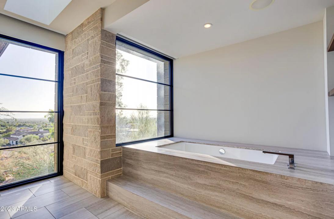 Real Estate Picture 6