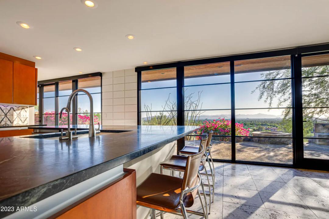 Real Estate Picture 8