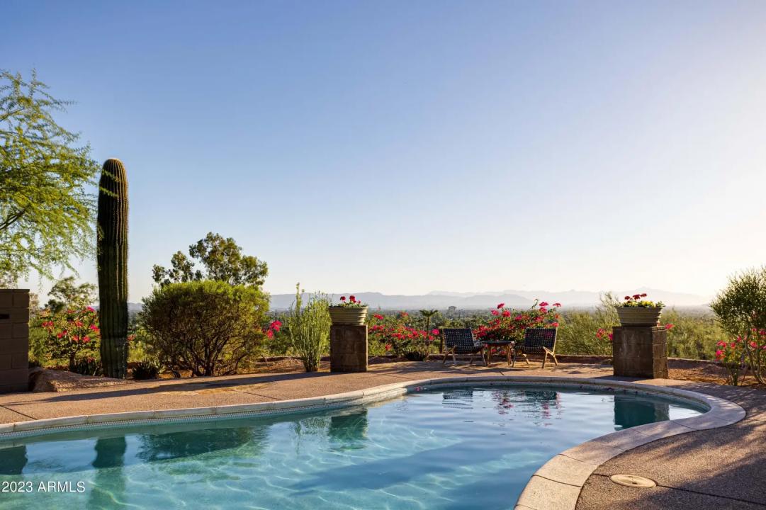 Real Estate Picture 9