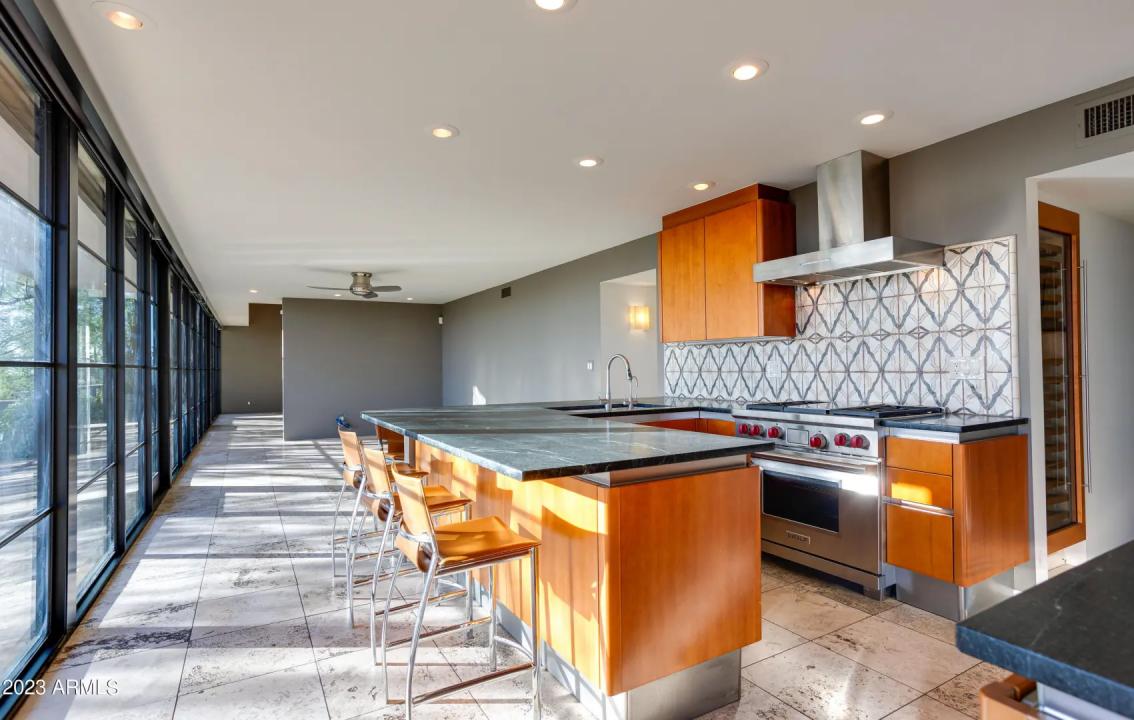 Real Estate Picture 11