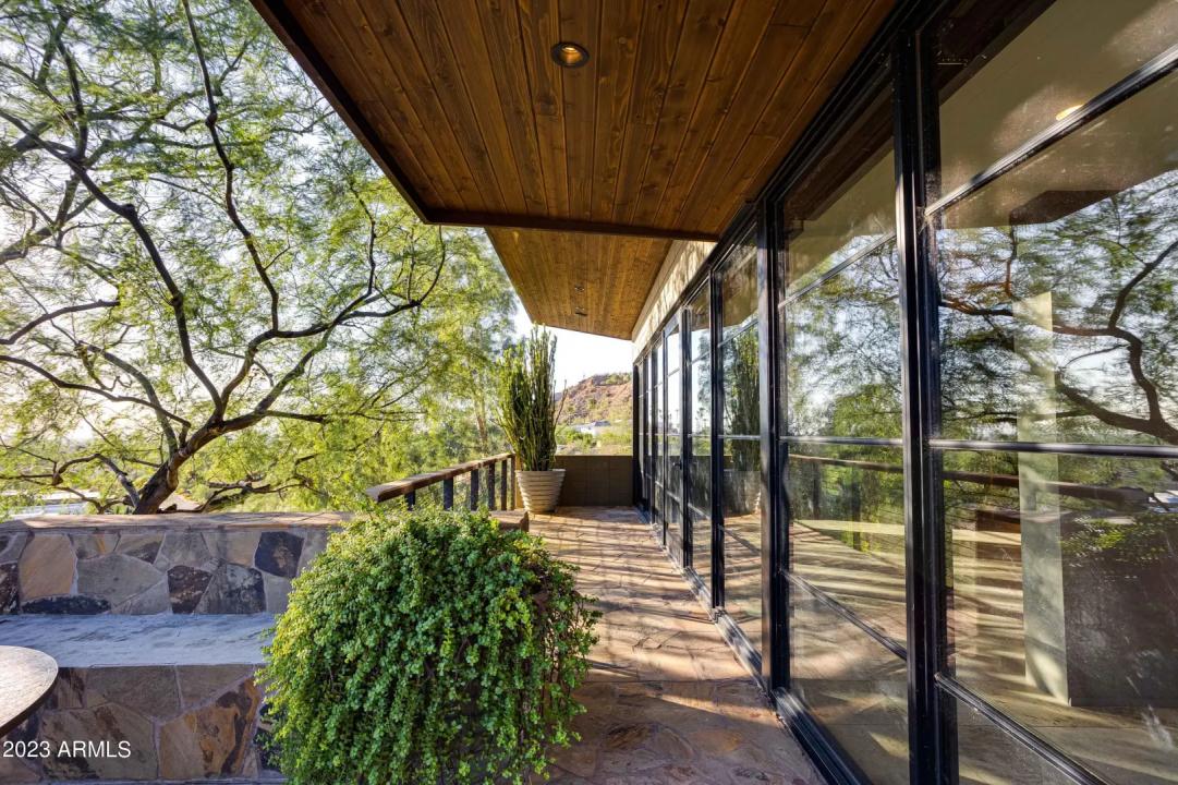 Real Estate Picture 17