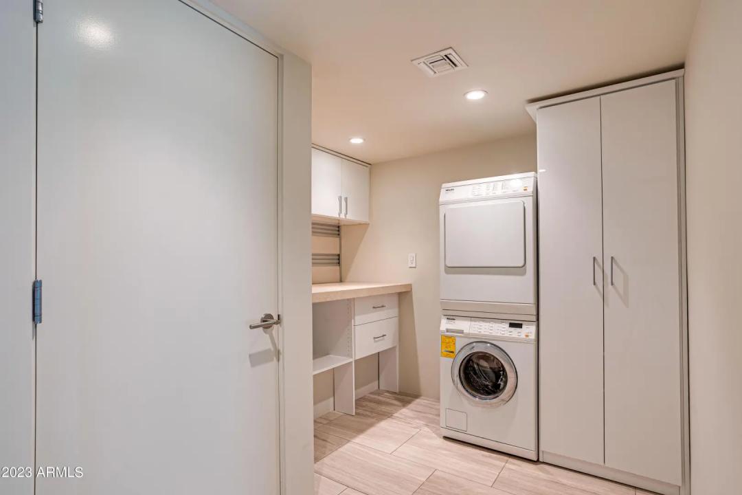 Real Estate Picture 24