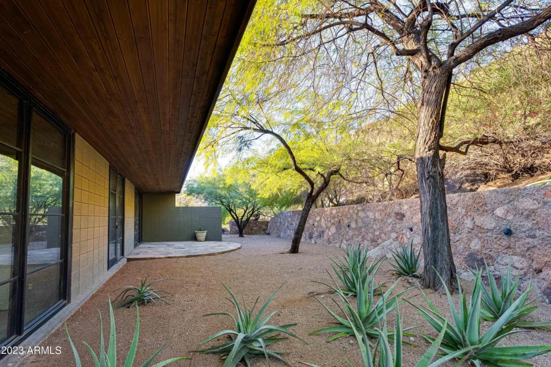 Real Estate Picture 33