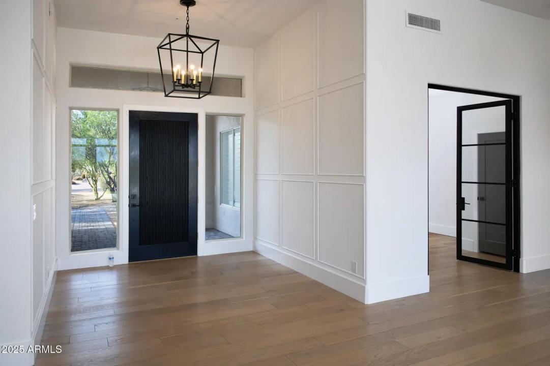 Real Estate Picture 5