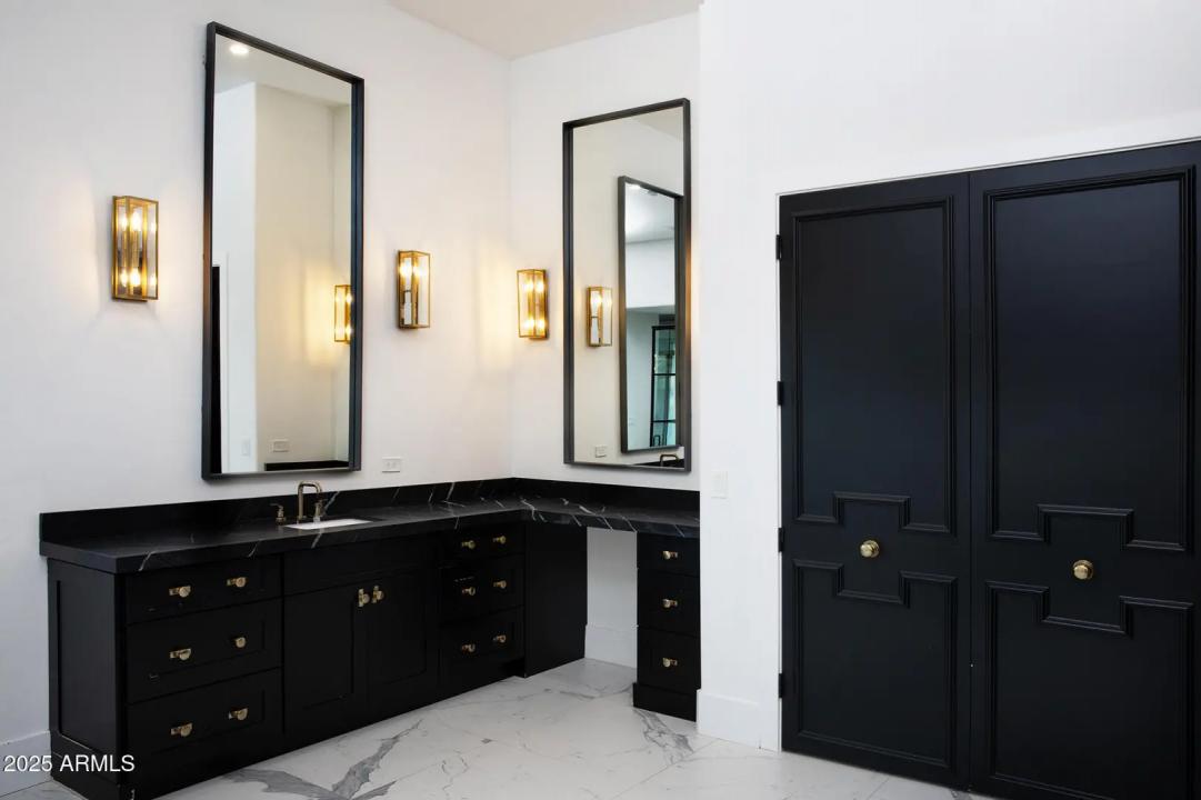 Real Estate Picture 15