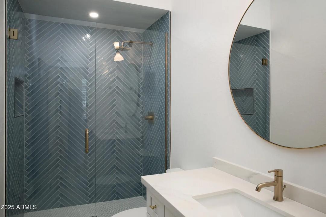 Real Estate Picture 23