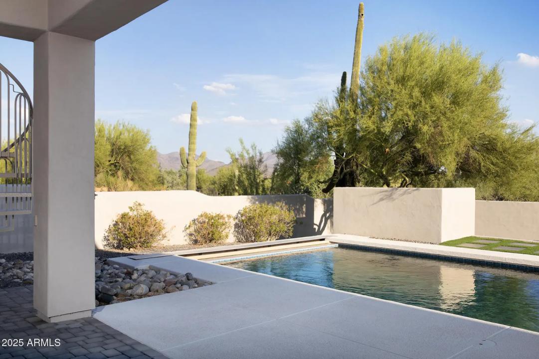 Real Estate Picture 32
