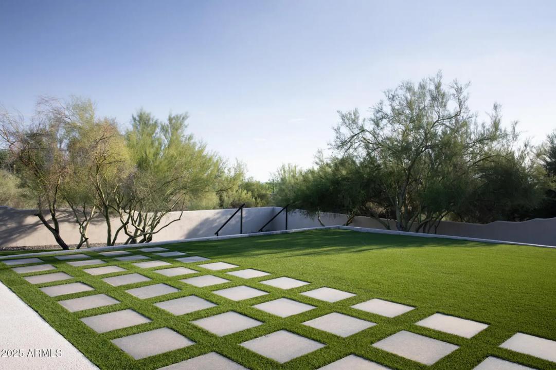 Real Estate Picture 34