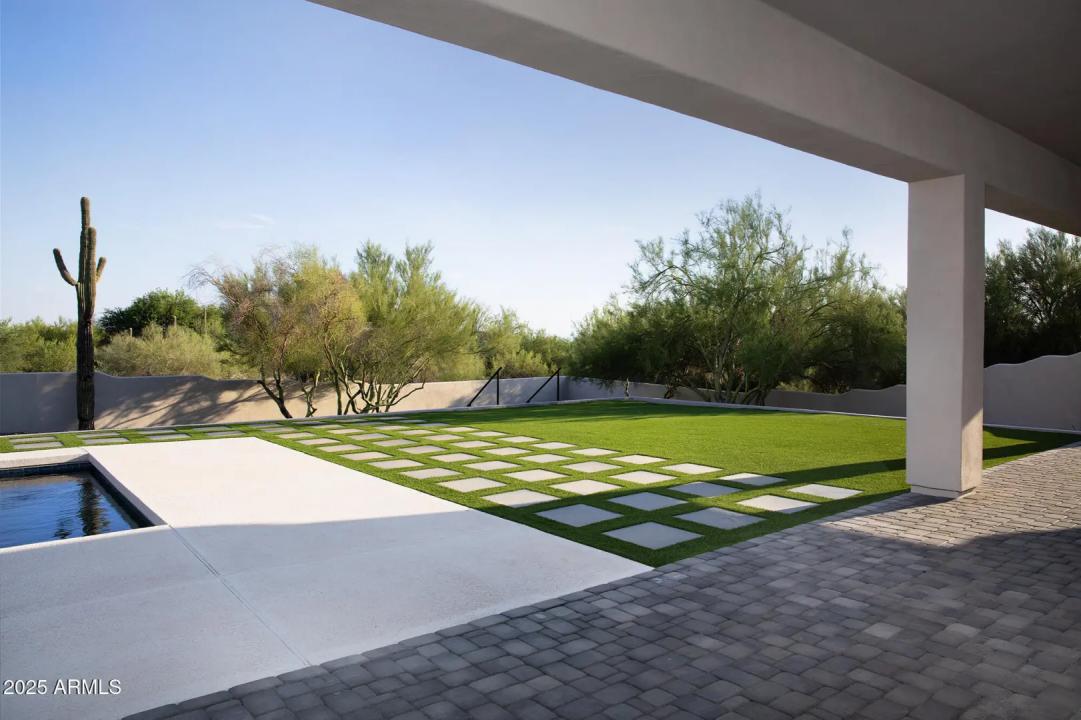Real Estate Picture 36