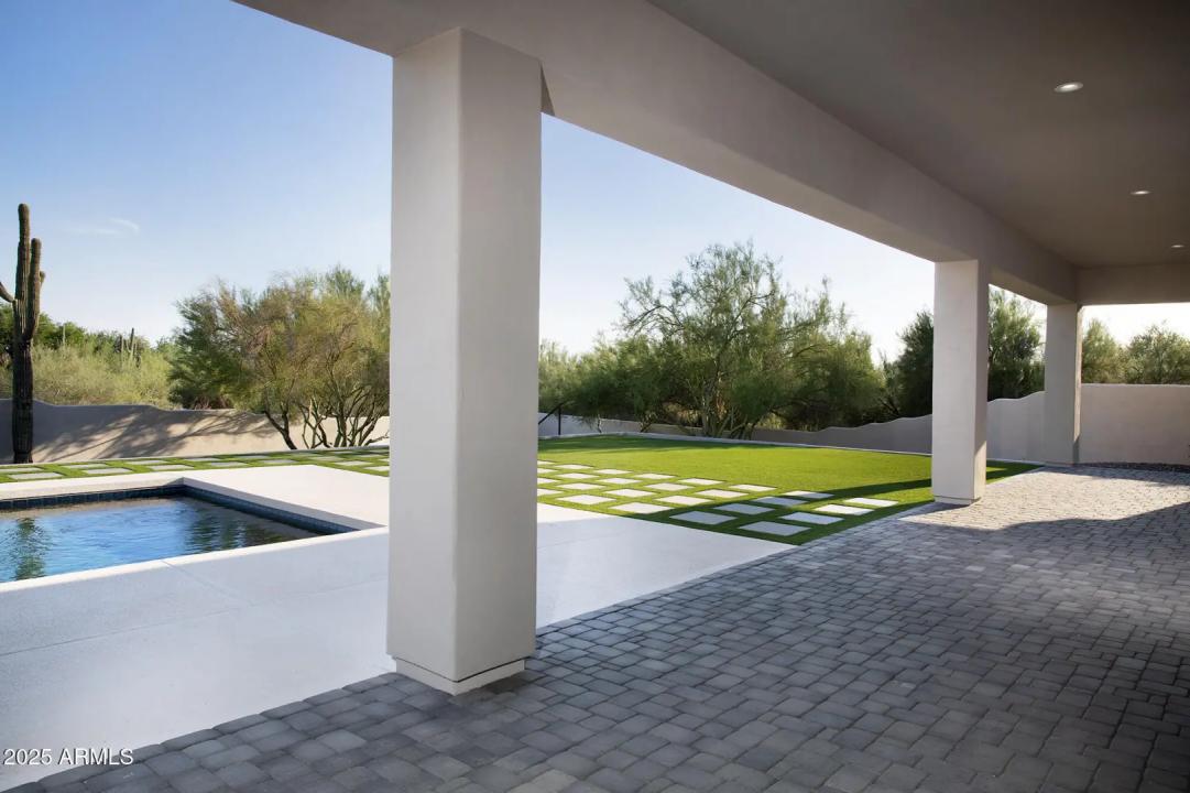 Real Estate Picture 37