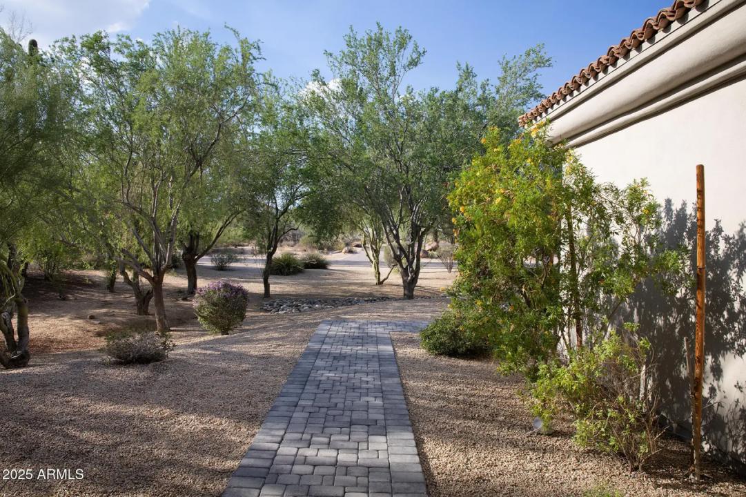 Real Estate Picture 40