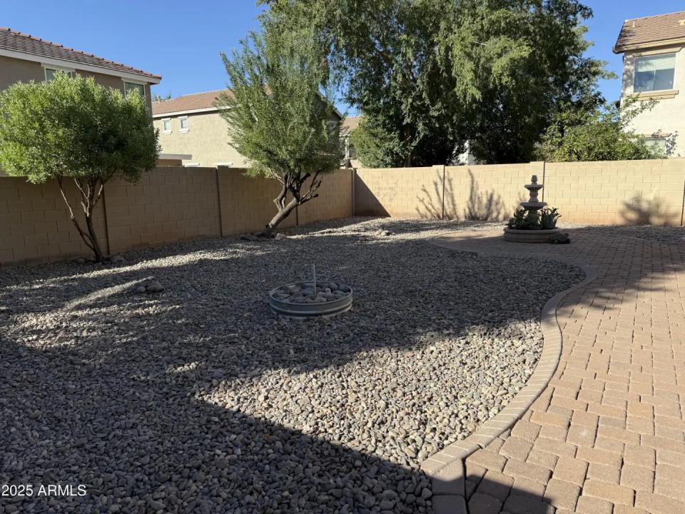 Real Estate Picture 15