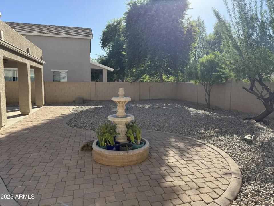 Real Estate Picture 16