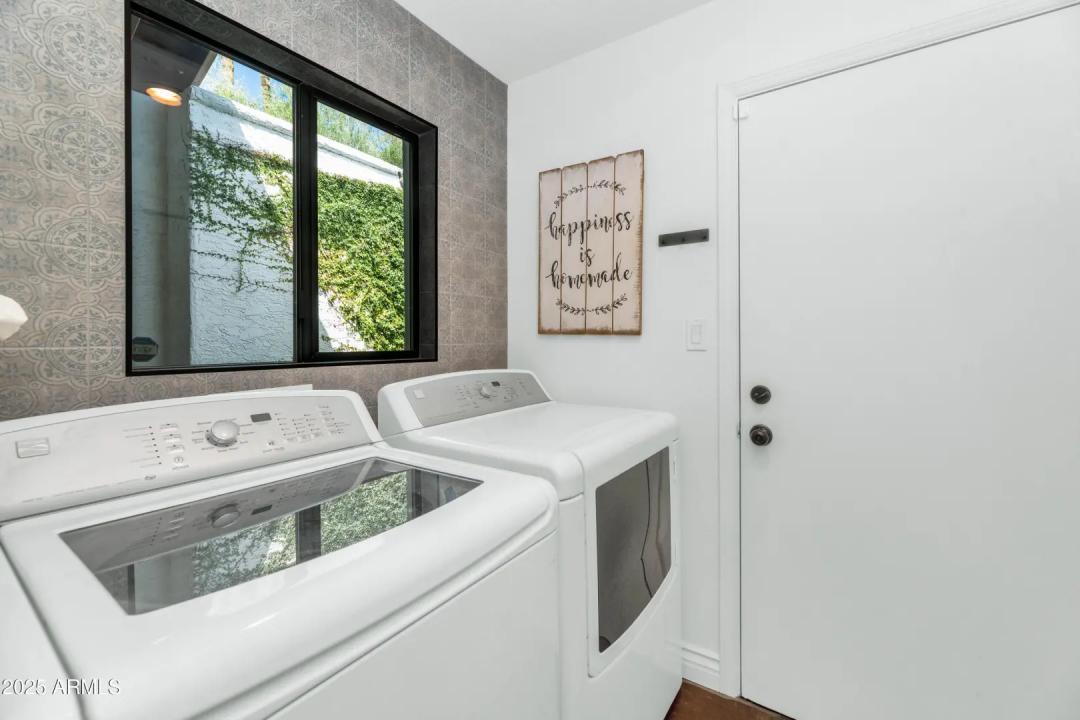 Real Estate Picture 11