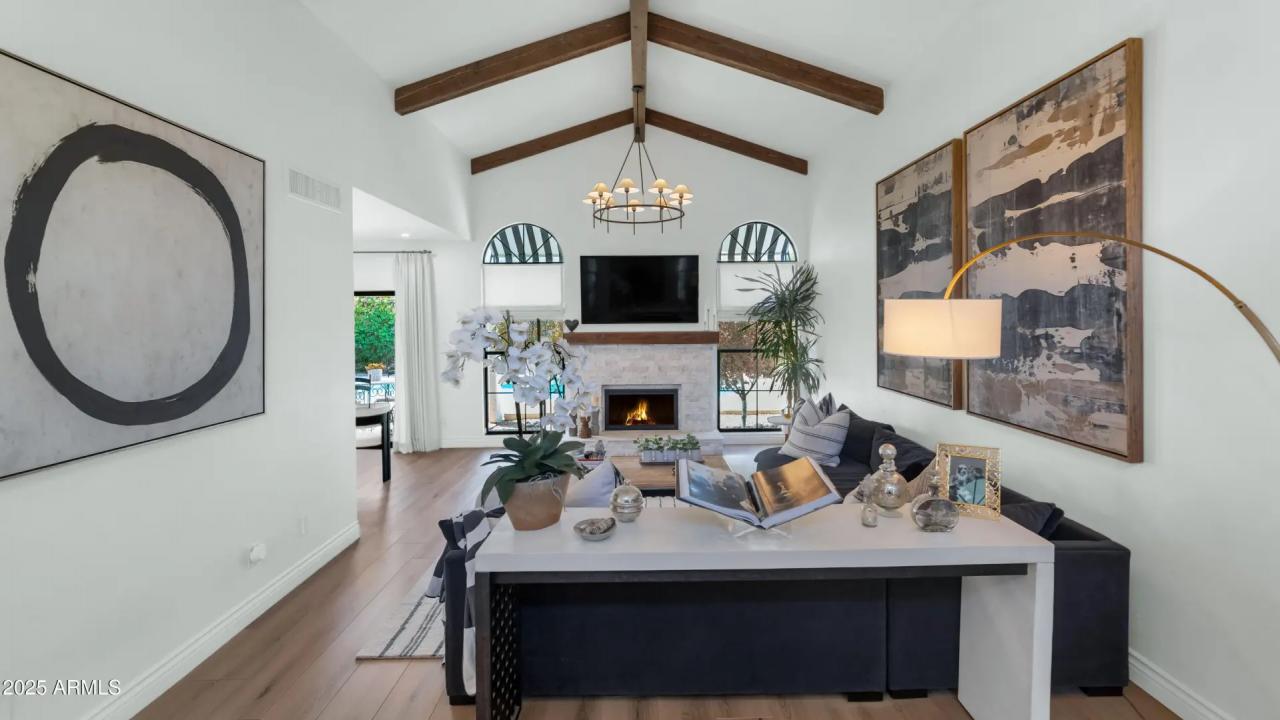 Real Estate Picture 5