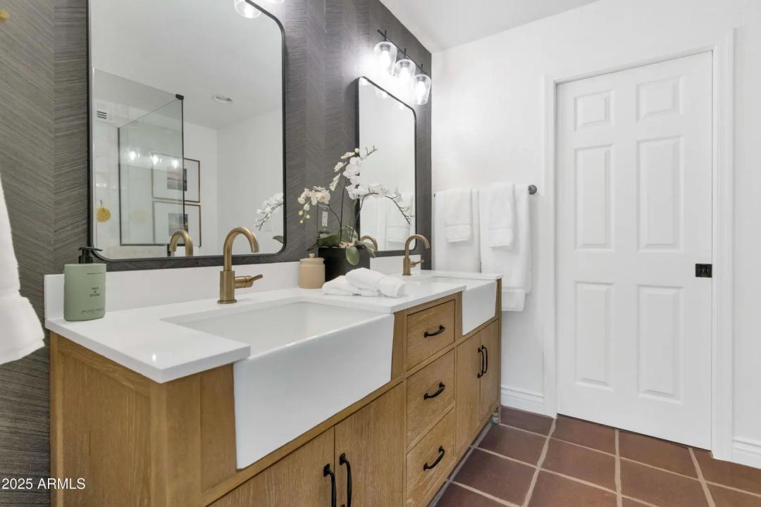 Real Estate Picture 18
