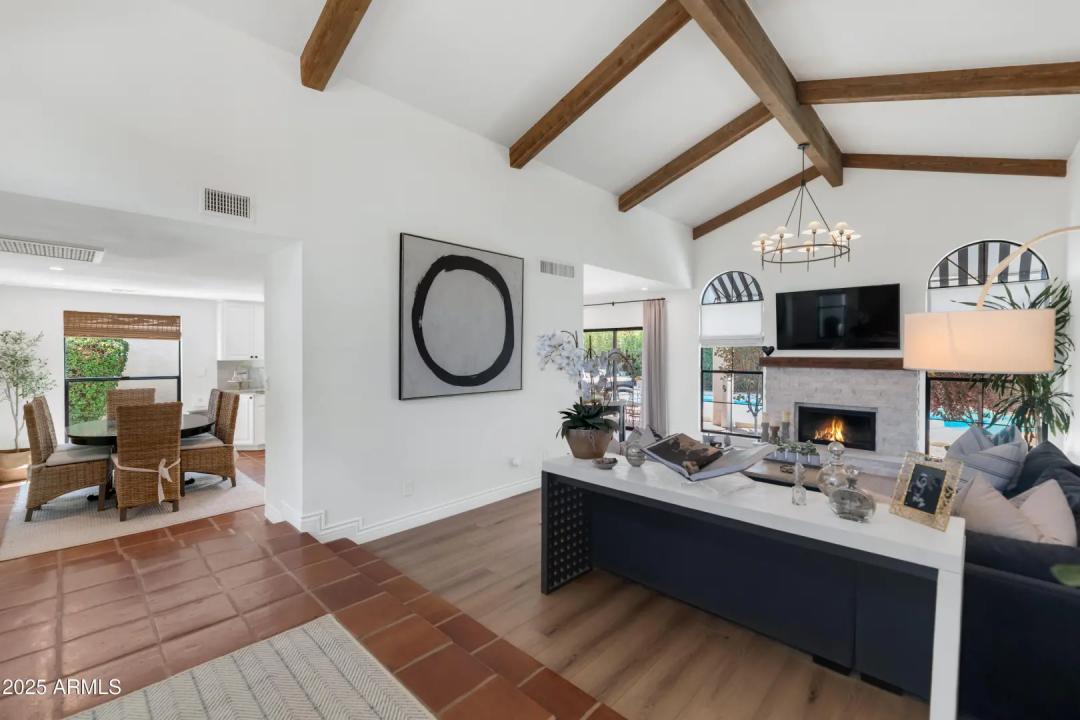 Real Estate Picture 4