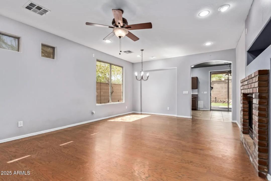 Real Estate Picture 7
