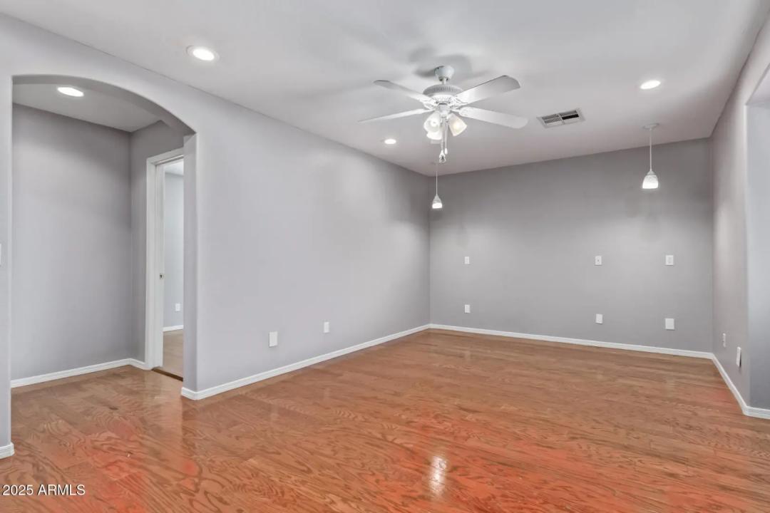 Real Estate Picture 20