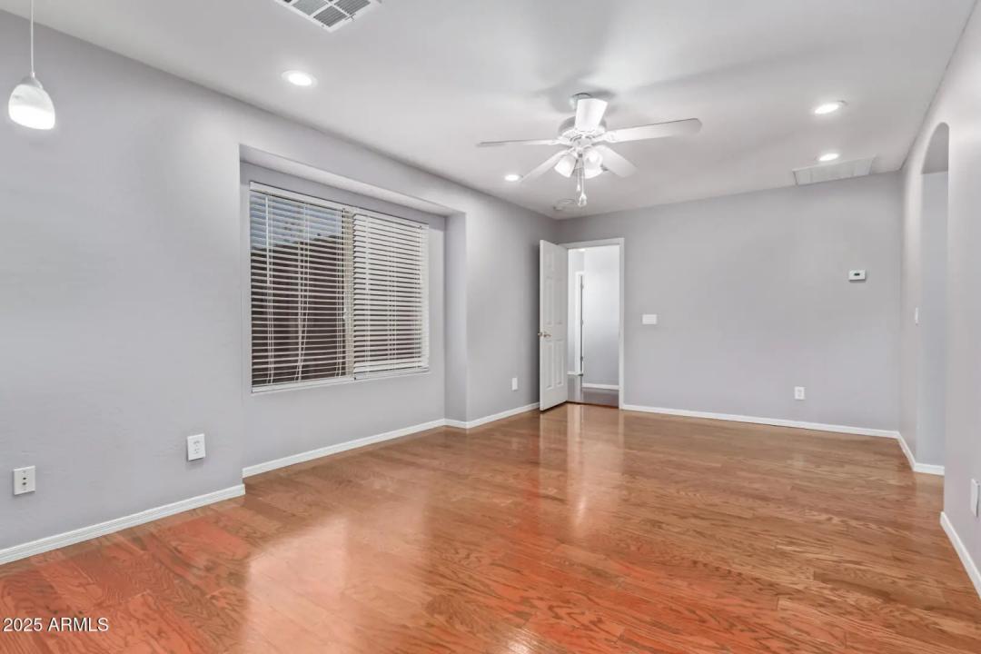 Real Estate Picture 22