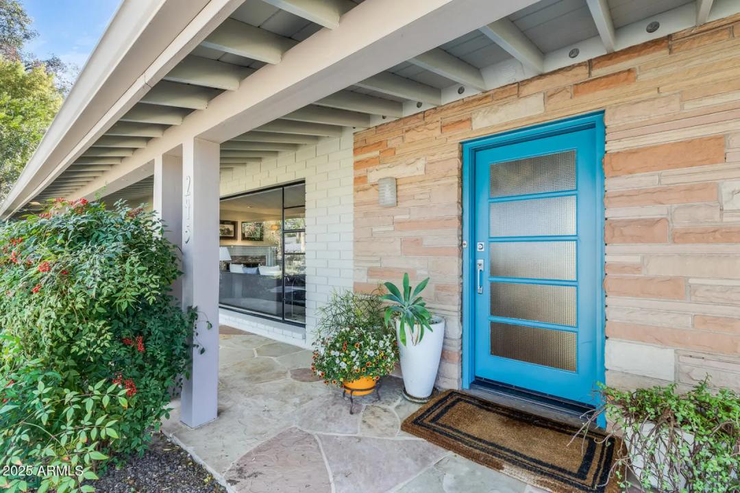 Real Estate Picture 3