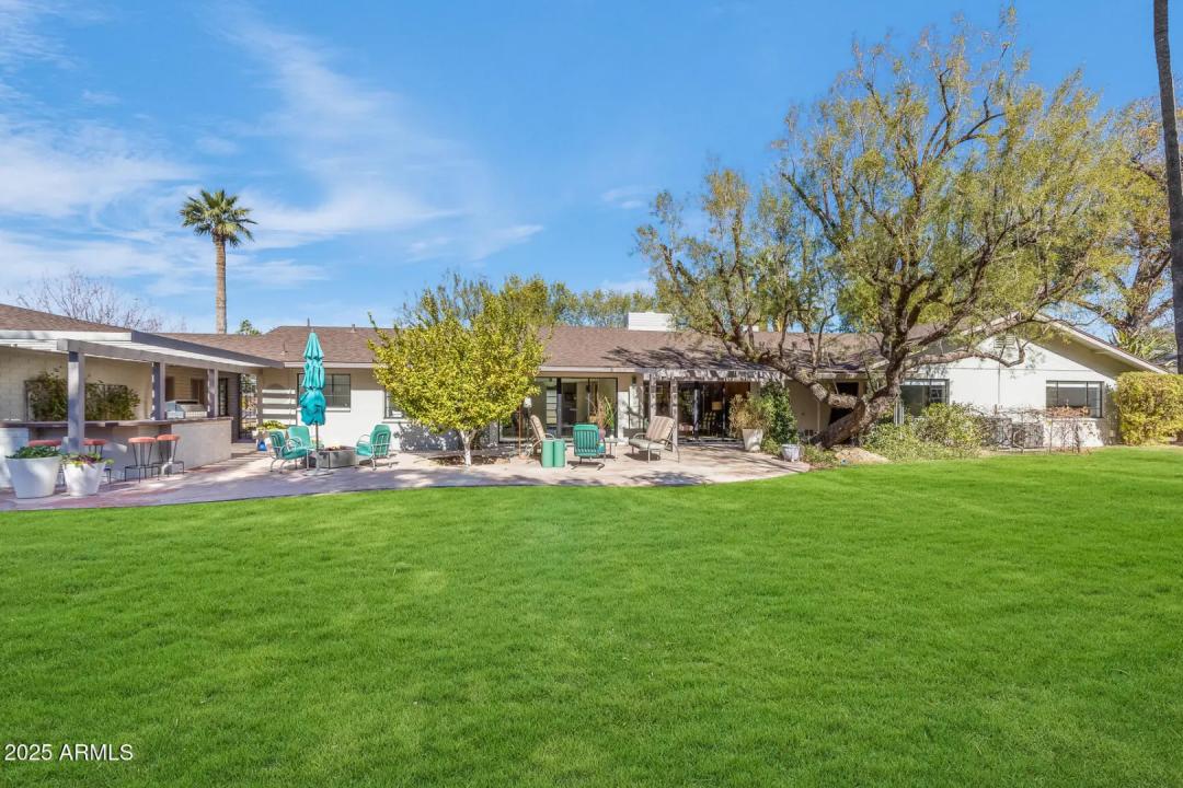 Real Estate Picture 4