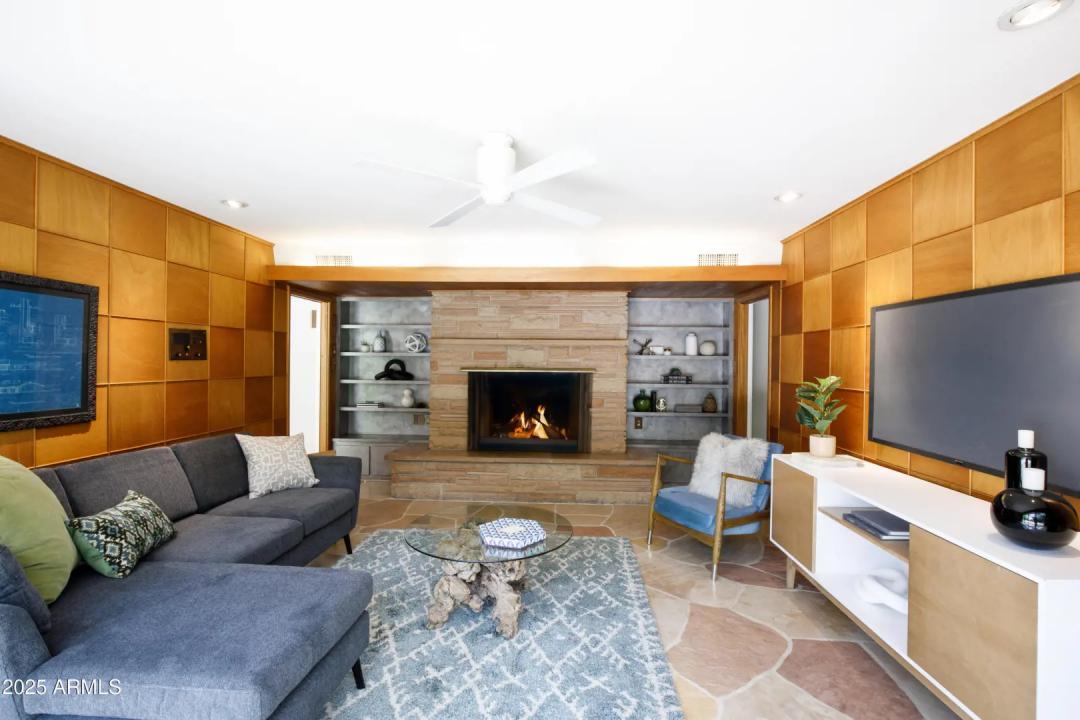 Real Estate Picture 9