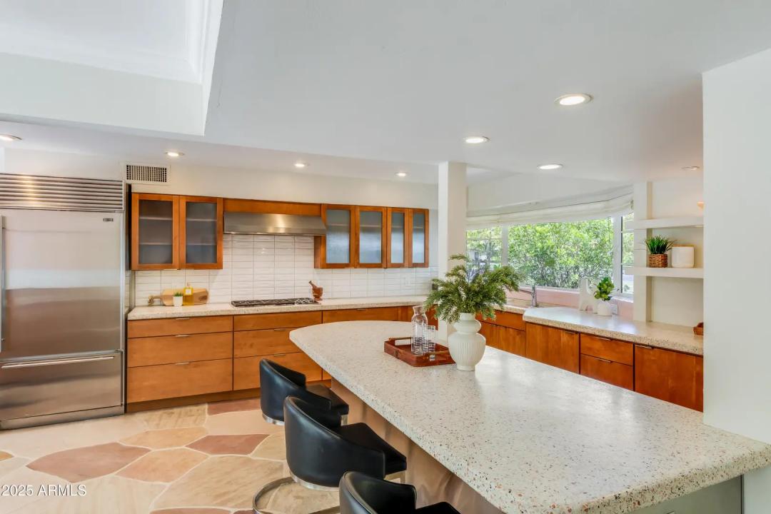 Real Estate Picture 10