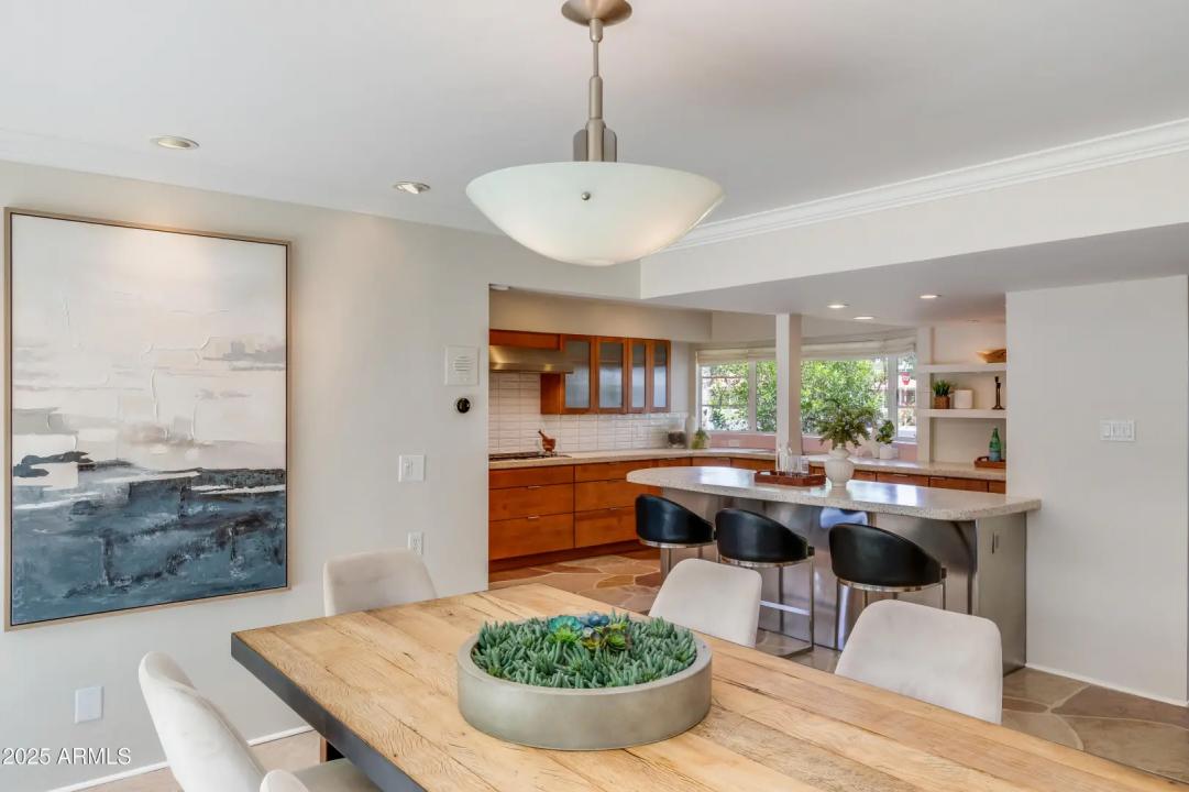 Real Estate Picture 16