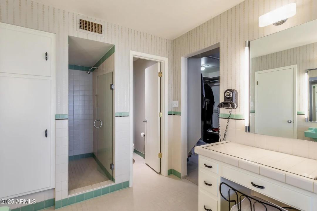 Real Estate Picture 23