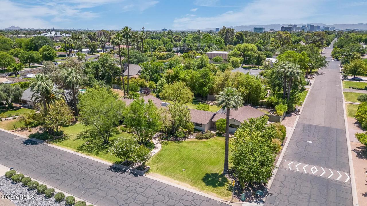 Real Estate Picture 50