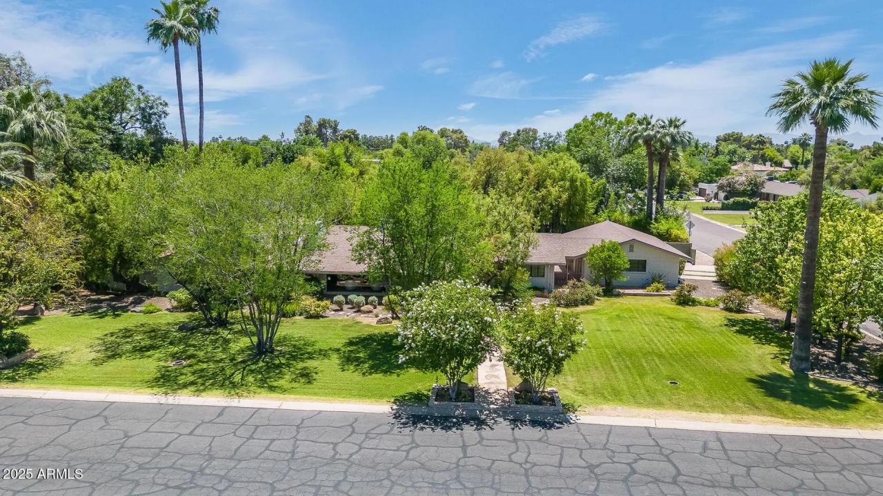 Real Estate Picture 1