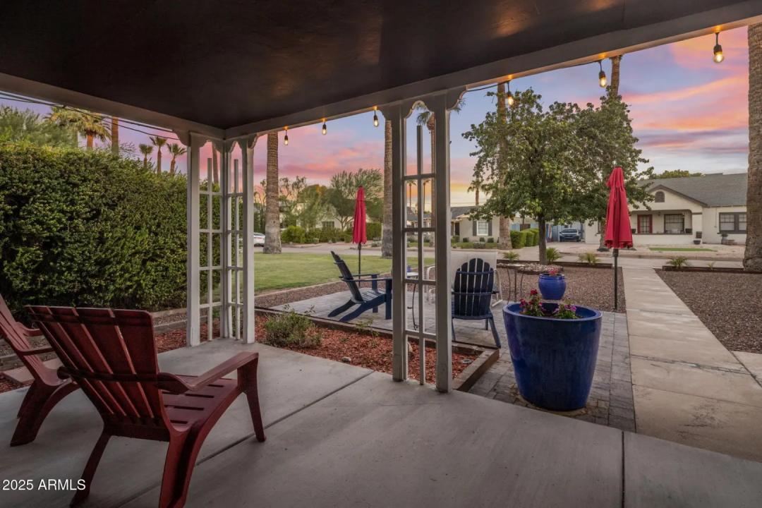 Real Estate Picture 3