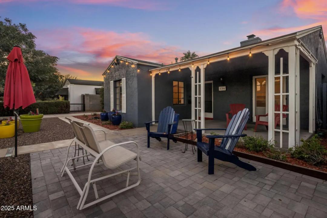 Real Estate Picture 4