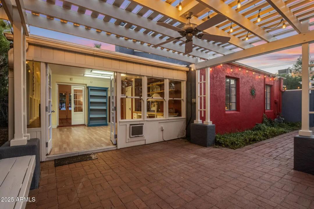 Real Estate Picture 24