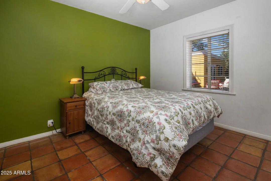 Real Estate Picture 17