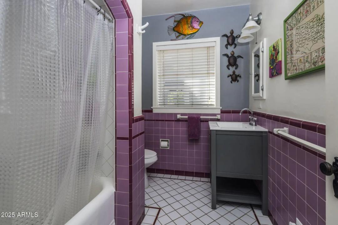 Real Estate Picture 16