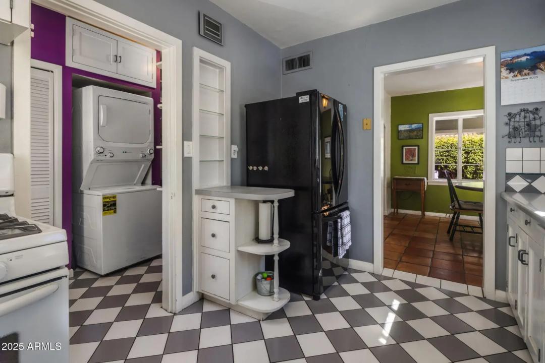 Real Estate Picture 14
