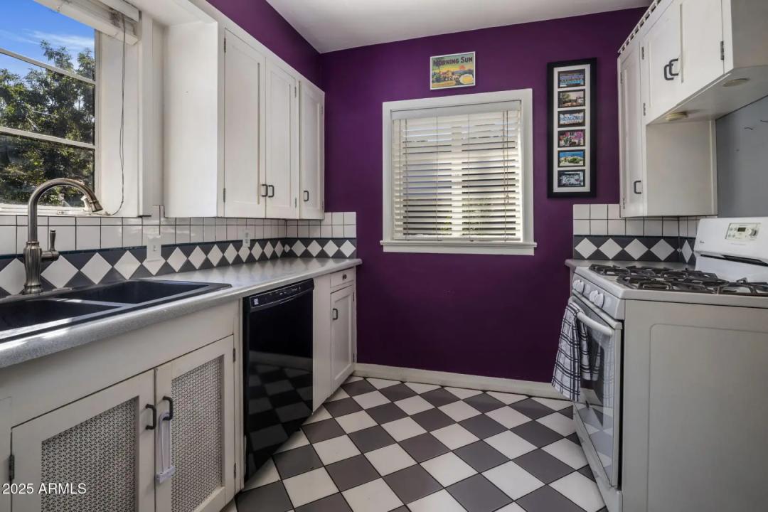 Real Estate Picture 15