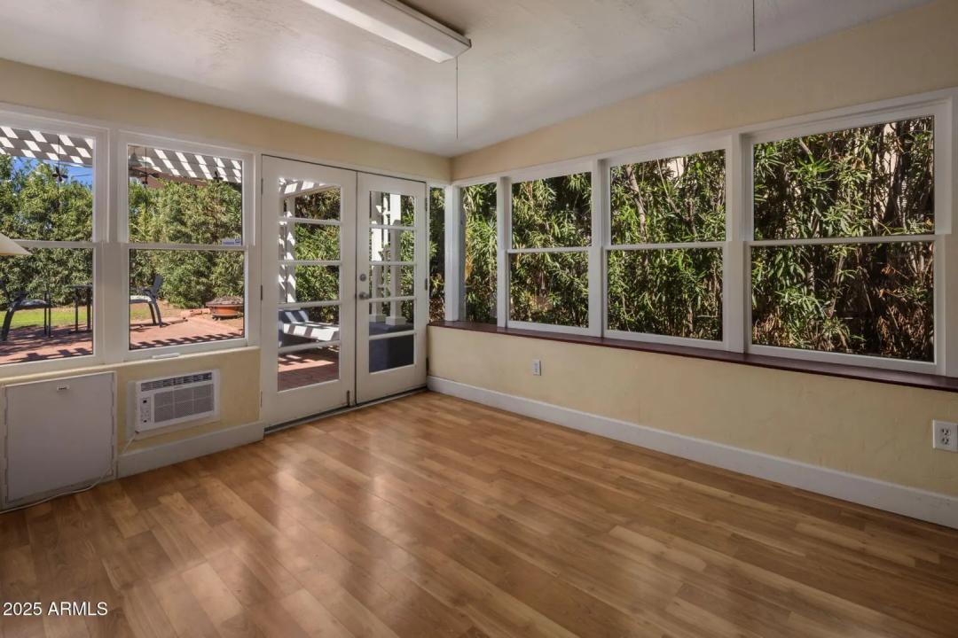 Real Estate Picture 23