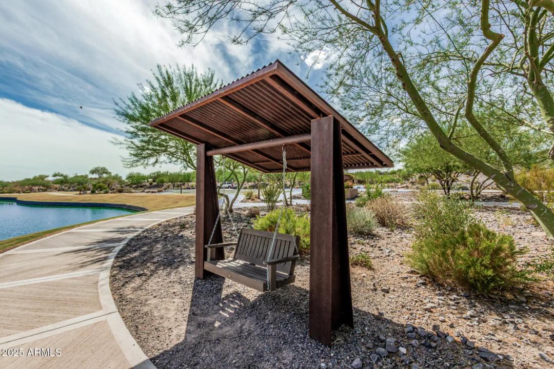 Real Estate Picture 33
