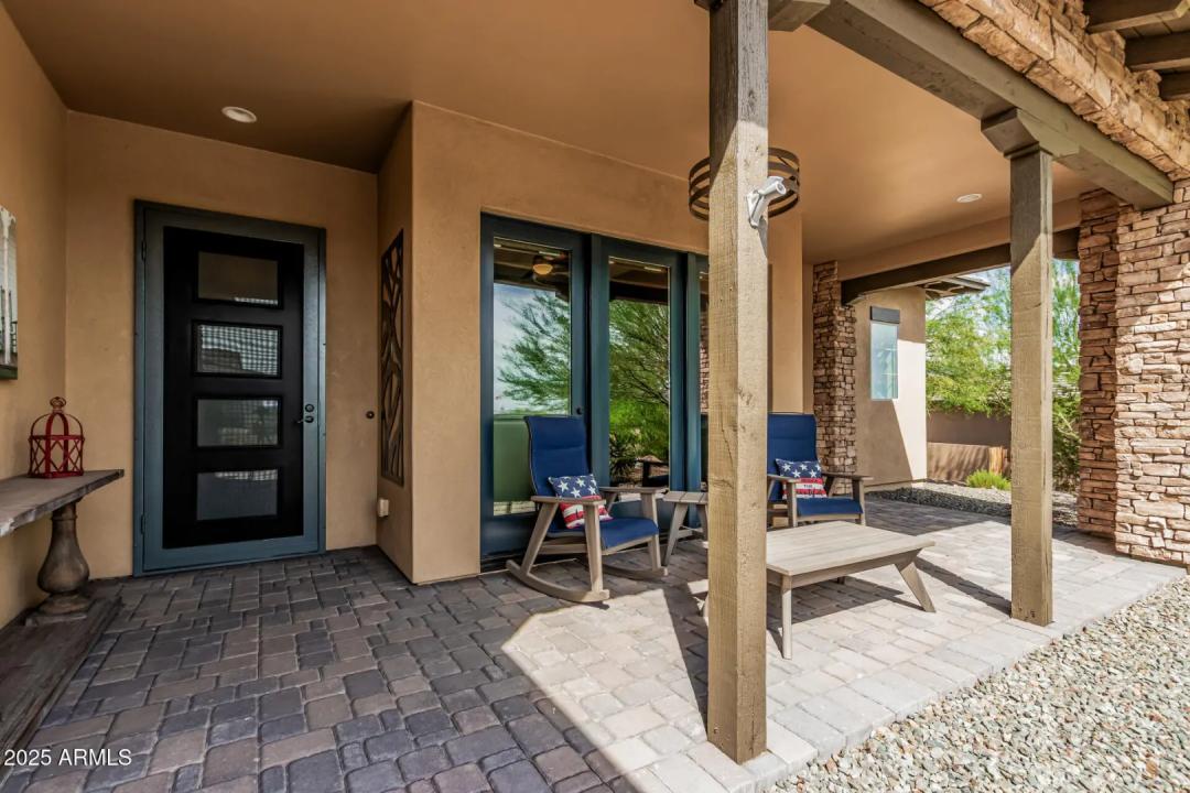 Real Estate Picture 4