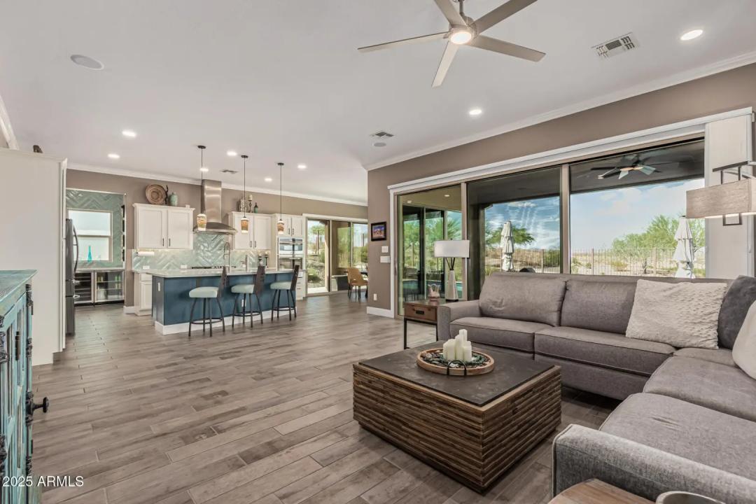 Real Estate Picture 14